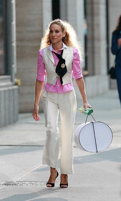 in photos carrie bradshaw s best outfits from ‘sex and the city hello canada