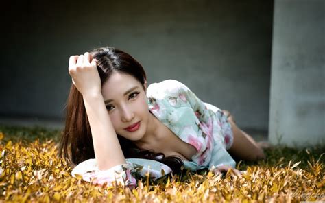 4k 5k Asian Bokeh Grass Brown Haired Glance Hands Lying Down