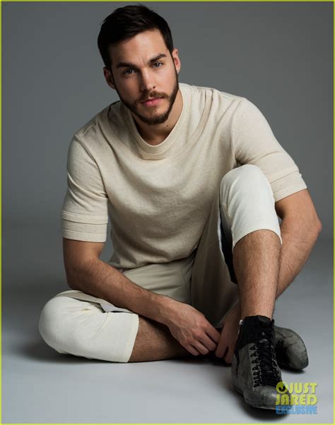 chris wood talks containment premiere for jj portrait