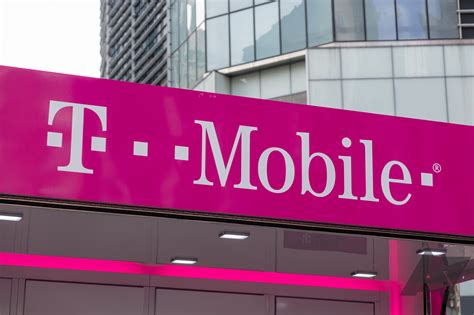 t mobile s mid band 5g network is now cracking 1gbps showing verizon