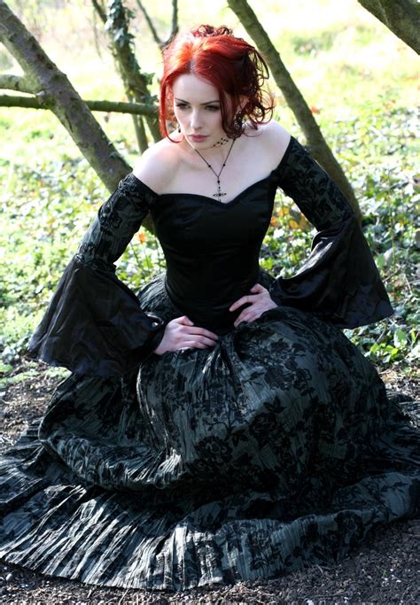 69 best images about cute sexy gothic girls on pinterest labret piercing emo girls and goth