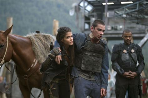 the 100 watch new clip of season three debut canceled