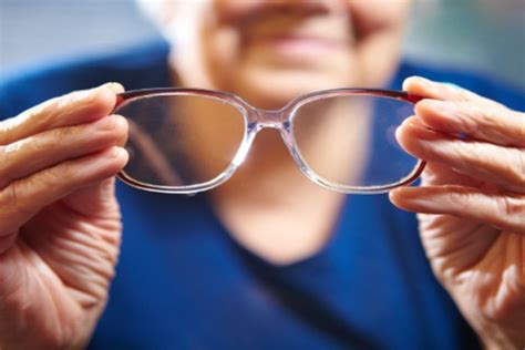 signs  symptoms  vision loss  eye news