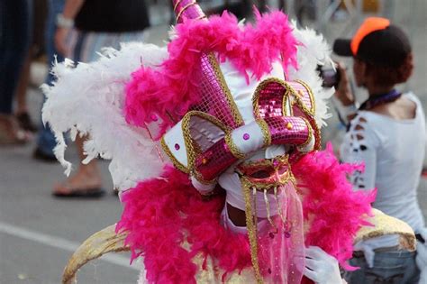 belgique costumes marche funebre grand bal ce week  profitez du carnaval de tournai