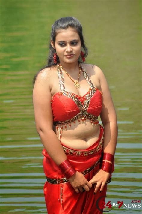 actress images 2014 tamil actress boobs show telugu