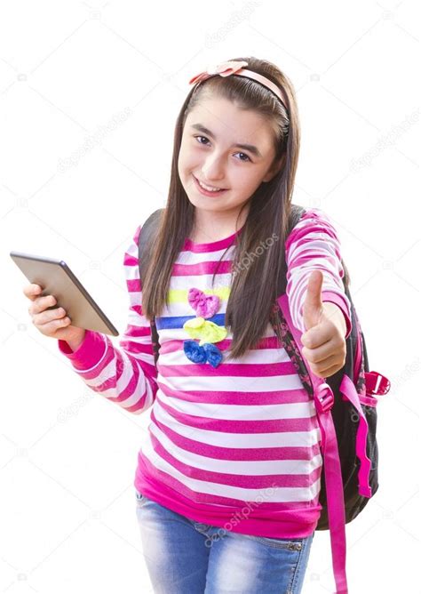 menina linda adolescente com mochila e tablet digital