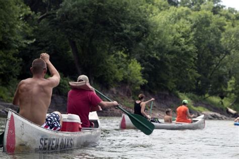 canoe  kayak des moines river  oaks rec