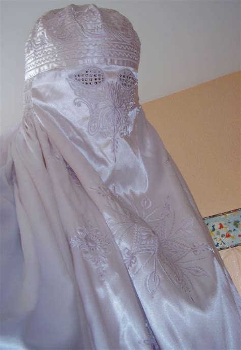 pin von ayşe eroğlu auf niqab burqa veils and masks