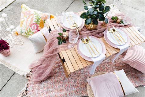 luxury picnic companies    plan  perfect outing