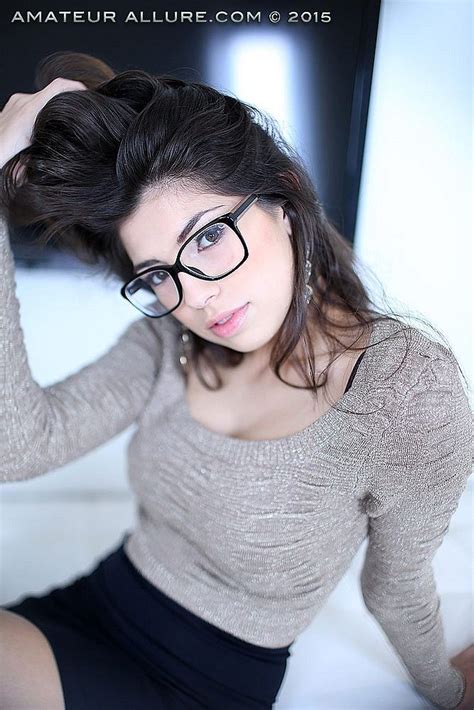 ava taylor girls girls with glasses glasses beautiful