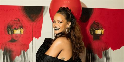 rihanna leaves note for victoria s secret after canceling performance