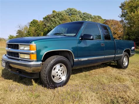 chevy   extended cab fully loaded silverado green