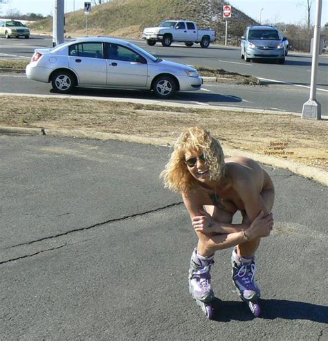 nude girl on rollerblades january 2008 voyeur web hall of fame