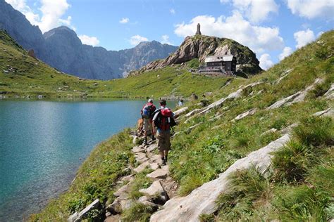 die  schoensten wanderwege  kaernten indenbergende