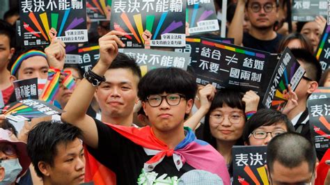 taiwan passes same sex marriage bill becoming first in asia to do so cnn