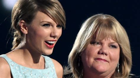 Taylor Swift S Mom Takes Stand In Groping Lawsuit