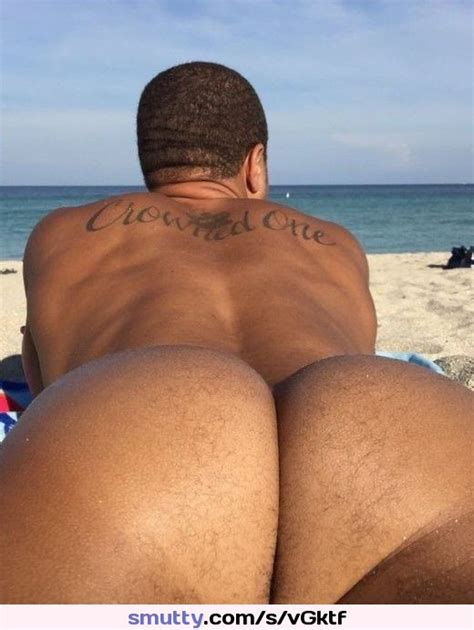 this male ass is perfect i want to bite his hole and lick it love