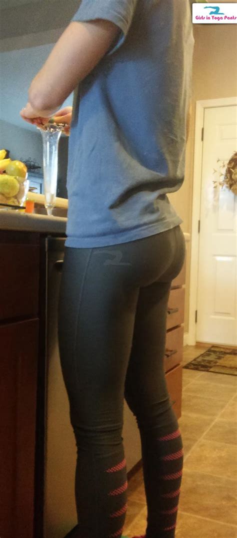a tiny girl with an epic bubble booty hot girls in yoga pants best yoga pants