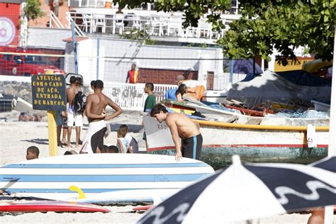 sem fernanda andré martinelli faz stand up paddle em copacabana quem quem news