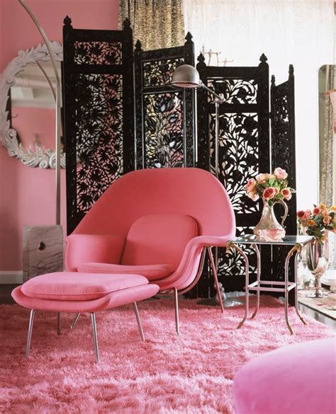 womb chair modern living room  york  manhattan home design