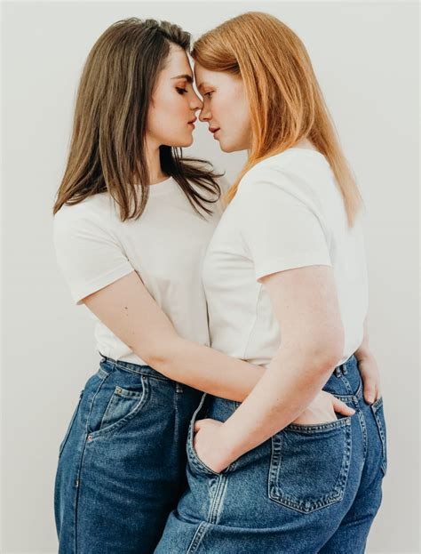 best tips to increase your success on a lesbian dating app