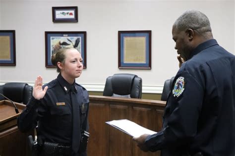 Tennessee Cop Maegan Hall Fired For Sex Romps Files Suit Claiming She