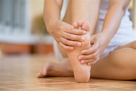 4 treatments and 3 preventative measures for feet cramps from exercise
