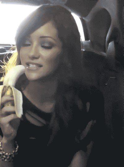 china banned girls eating bananas so here s some girls eating bananas 19 s thechive