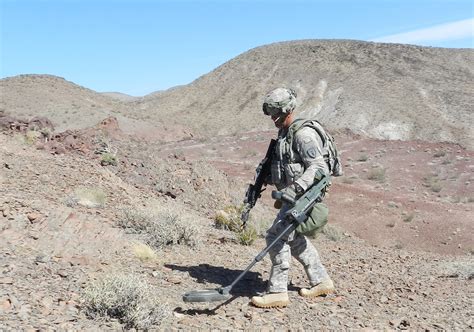 eod soldiers respond     incidents article