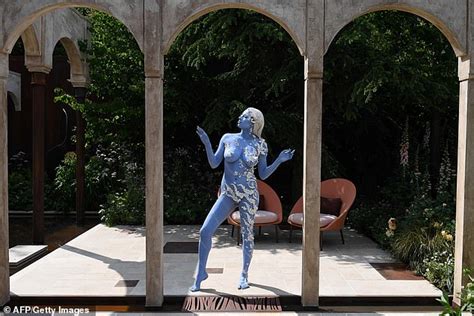 Nude Model At Royal Chelsea Flower Show Daily Mail Online