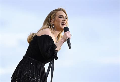 adele reveals her son is ‘obsessed with this pop star