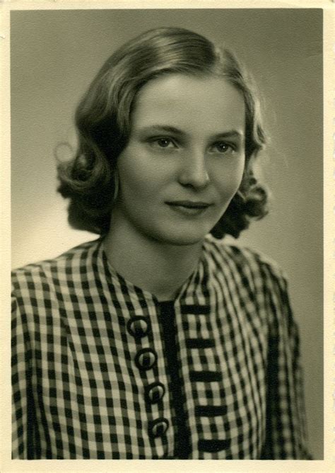 28 beautiful portrait pictures of german girls in the 1930s and early 1940s vintage news daily