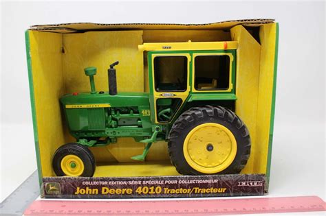 ertl nib john deere  tractor toy model  scale