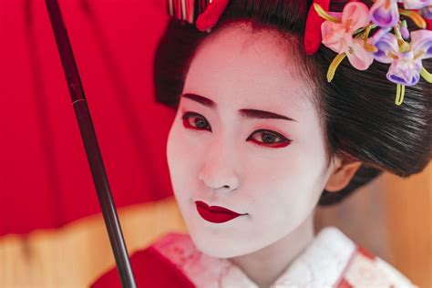 How To Become A Geisha For A Day In Kyoto Japan Rail Pass