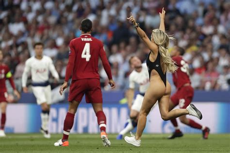 the latest female pitch invader delays final briefly the washington post