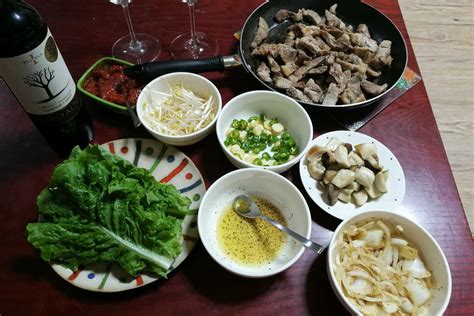 how to eat a korean bbq like a korean torn tackies