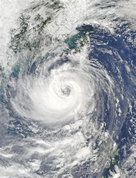 images show typhoon haimas large eye earthcom