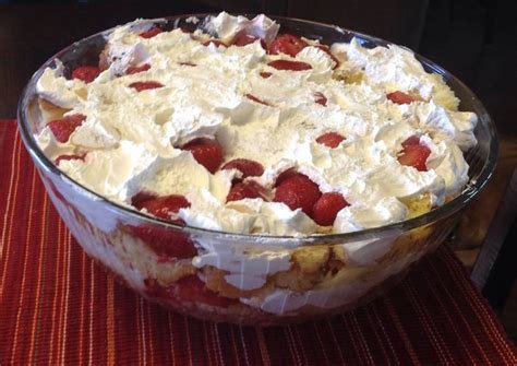 southern strawberry punch bowl cake recipe  pete landis cookpad