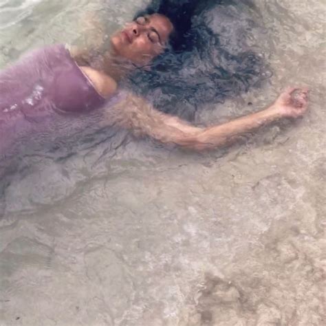 salma hayek cleavage the fappening 2014 2019 celebrity photo leaks