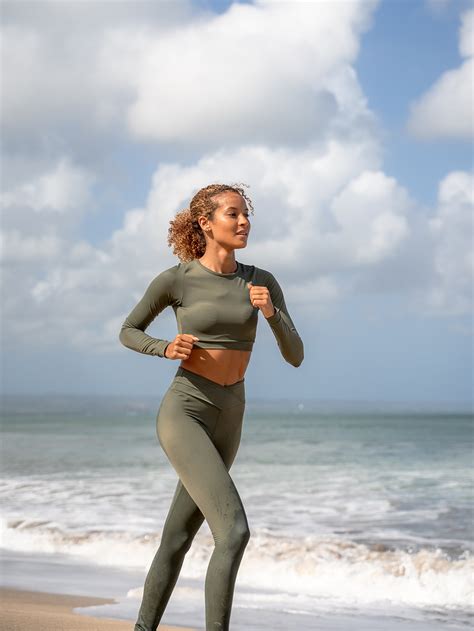 long sleeve workout tops  women period thethirty