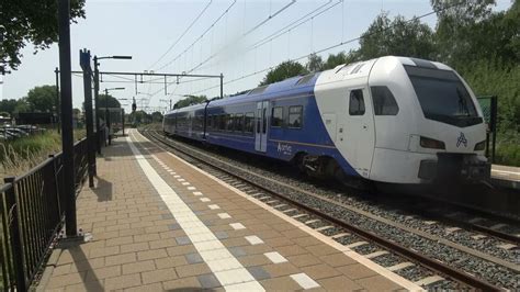 arriva flirt  halteert op station beek elsloo youtube