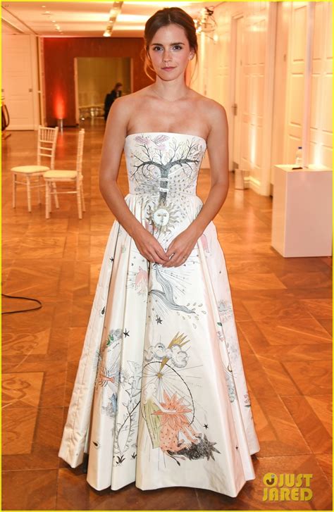 Emma Watson S Dior Dress Tells An Entire Story Photo