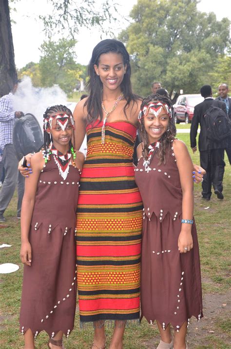 beautiful african women  traditional clothing page  sports hip