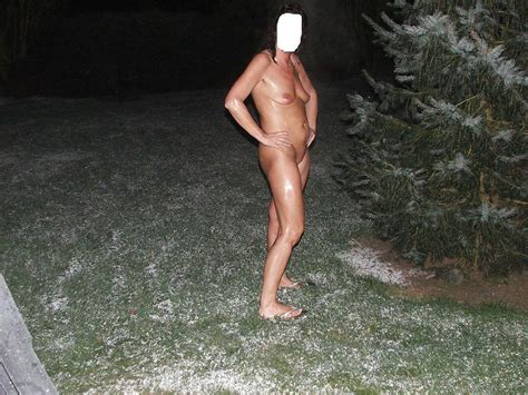 naked in the snow after sauna 5 pics