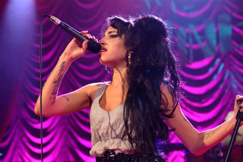 10 Things You Didn T Know About Amy Winehouse Vogue France