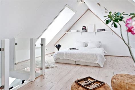 modernes schlafzimmer dachschraege mit dachfenster als schlafzimmer