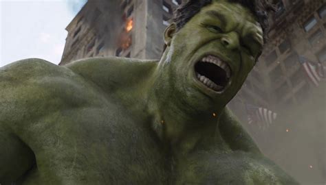 bruce banner to be have a love interest in avengers age
