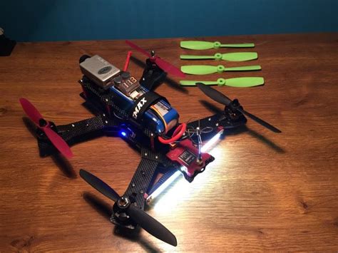nighthawk pro  racing fpv drone  lipo baterije