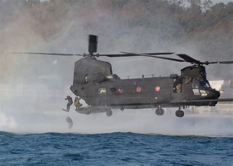 Boeing Ch 47 Chinook Wallpaper And Background Image 1750x1250 Id 354869