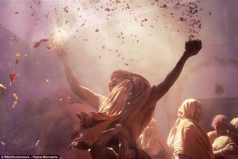 photos show the indian pilgrim site where hindu festival